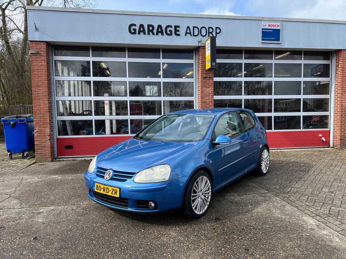Volkswagen Golf 2.0 FSI Sportline
